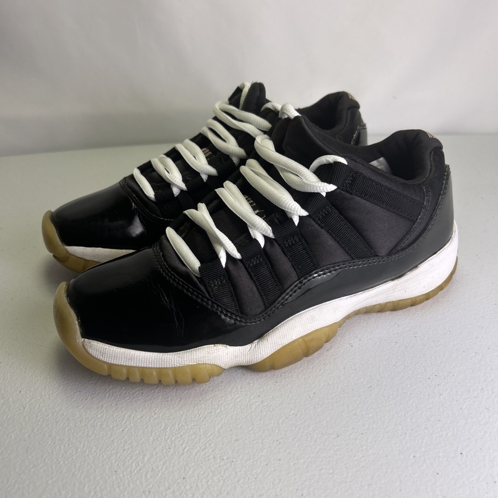 Air Jordan 11 Retro Low Bleached Coral 2018 Size 4.5Y / Women's 6 Black